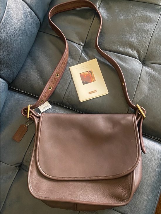 Coach Handbags - Vintage 1990s Coach Patricia Legacy Bag in Mahogany NWT and coach booklet